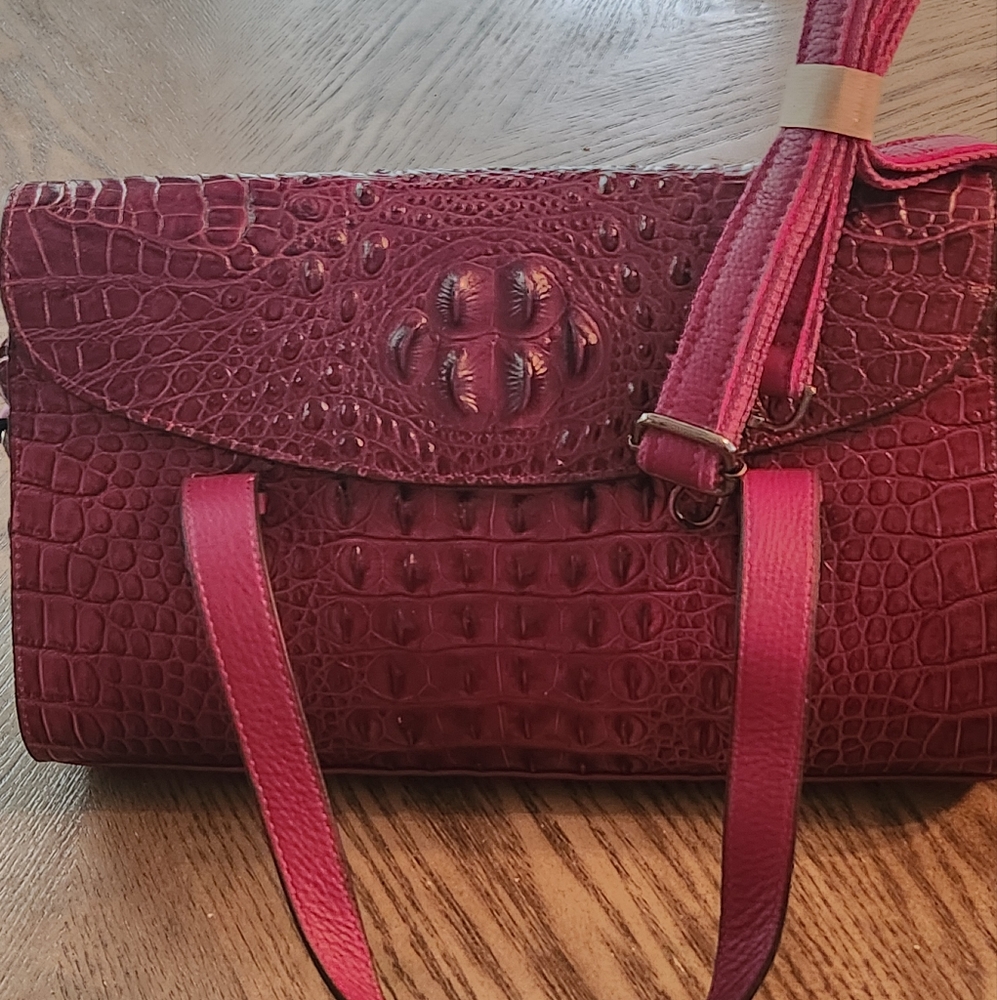 Elegant Ladies Wine Color Leather Croc Embossed Women's Medium Sachel Handbag
